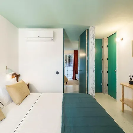 Covelo - The Original And Hotel