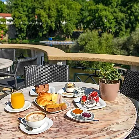 Hotel Covelo - The Original And