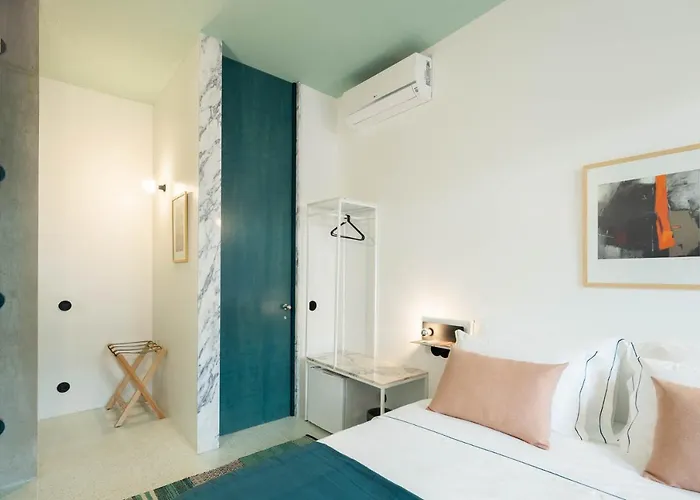 Hotel Covelo - The Original And