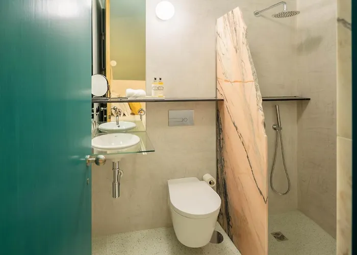 Hotel Covelo - The Original And