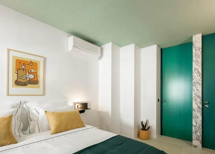 Hotel Covelo - The Original And