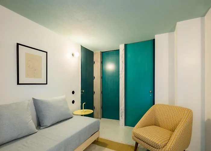 Hotel Covelo - The Original And