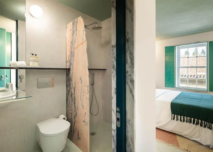 Hotel Covelo - The Original And