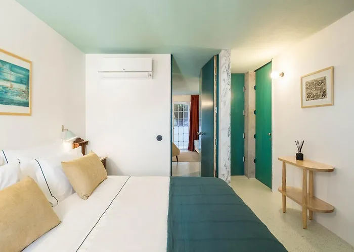 Covelo - The Original And Hotel